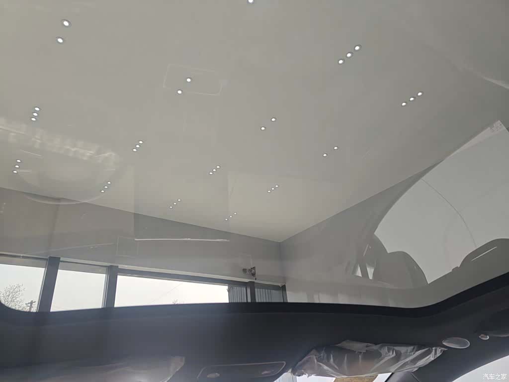 Luxeed R7, 2026 14