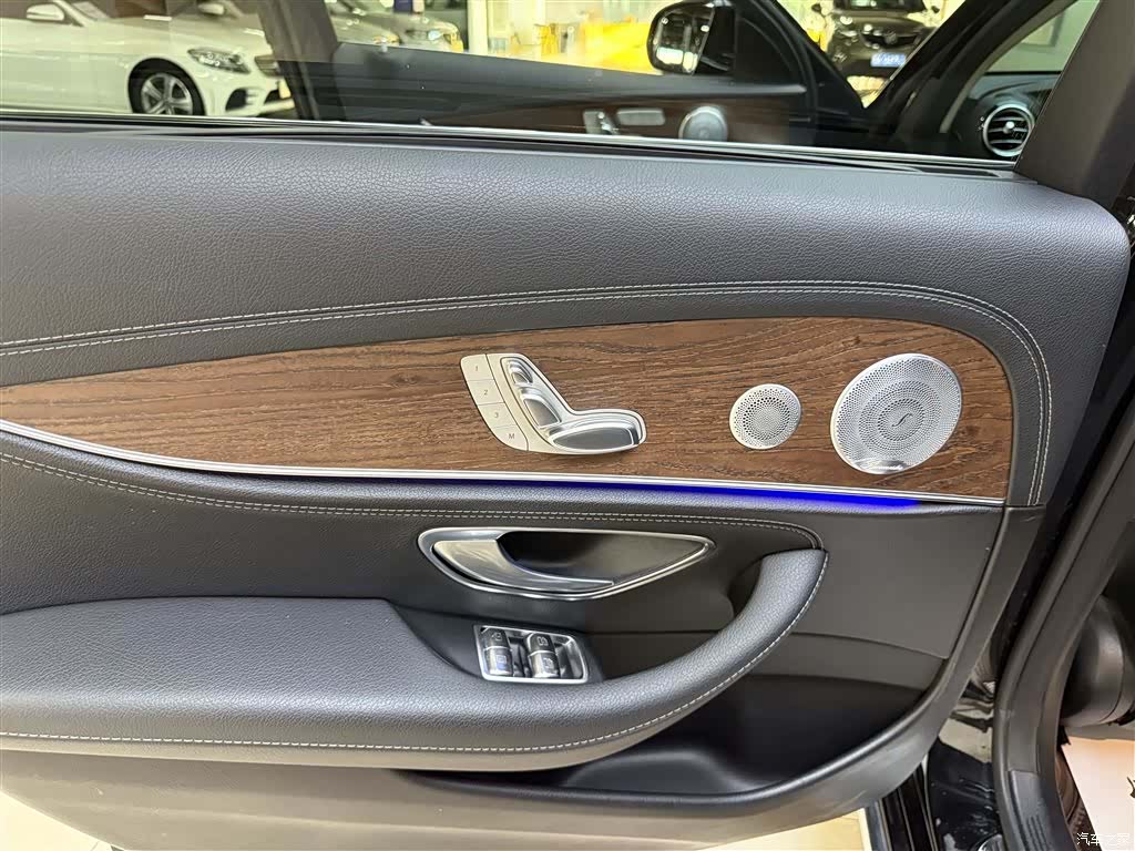 Mercedes-Benz E-Class, 2019 16