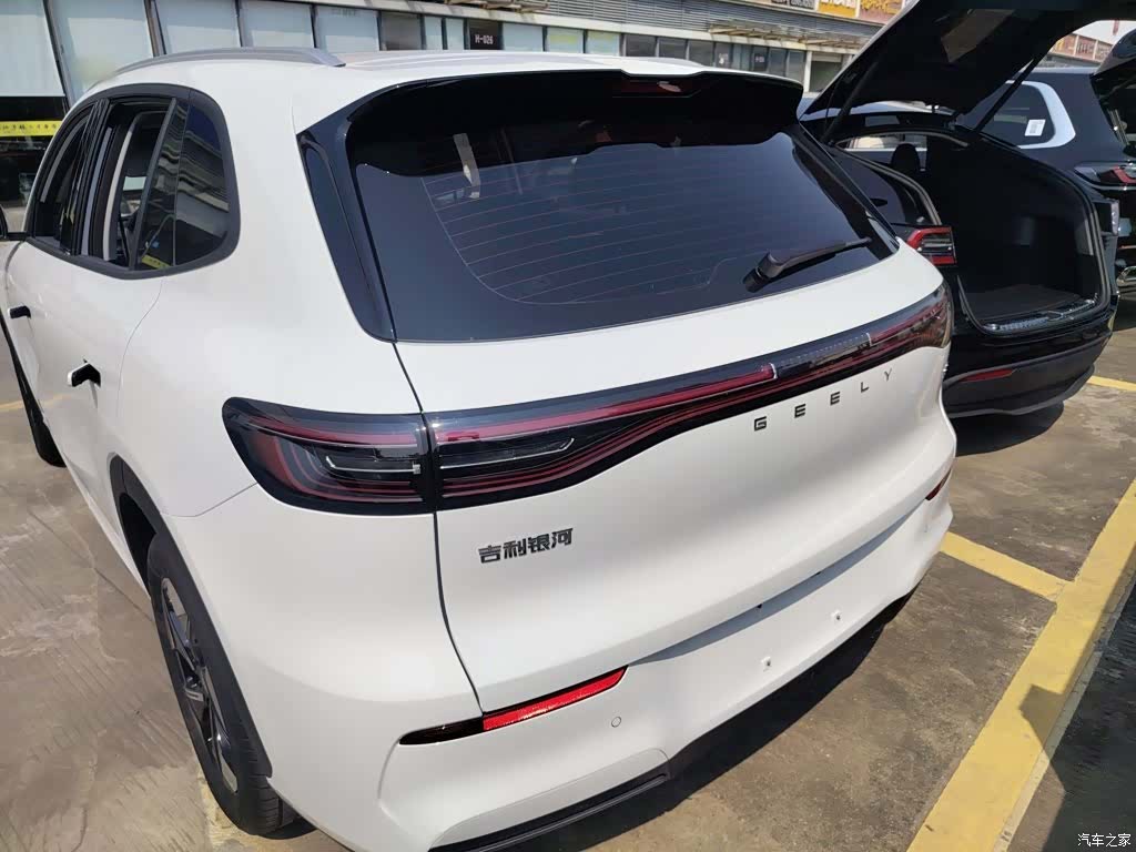 Geely Galaxy E5, 2025 6