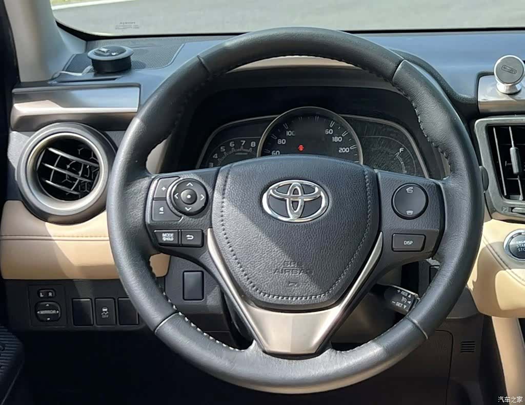 Toyota RAV4, 2014 16