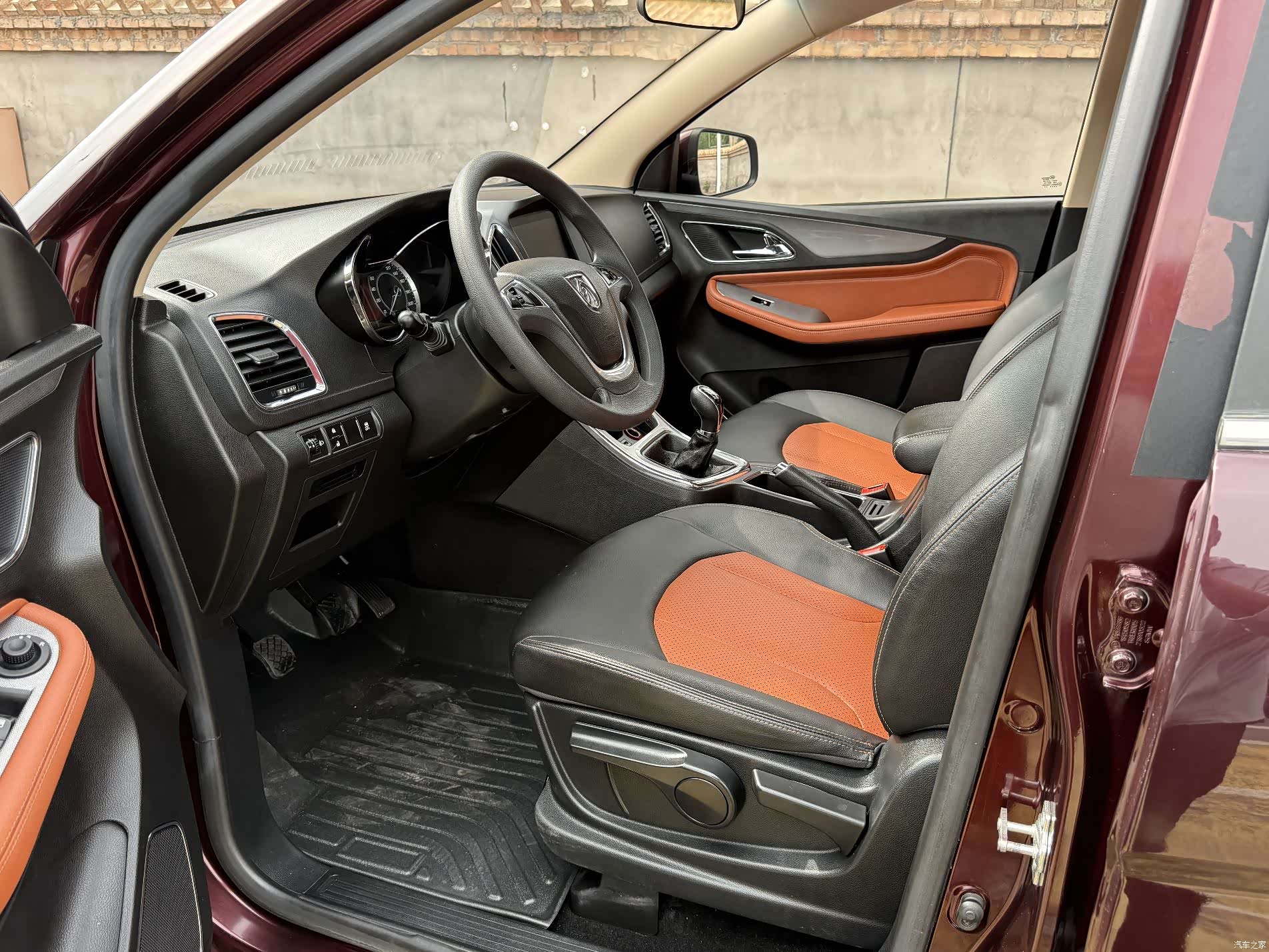 Wuling 560, 2015 9