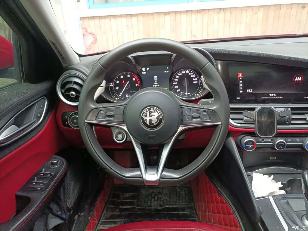 Alfa Romeo Giulia, 2017 3
