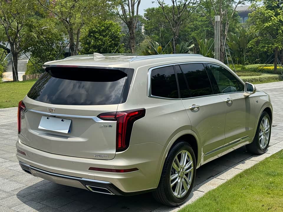 Cadillac XT6