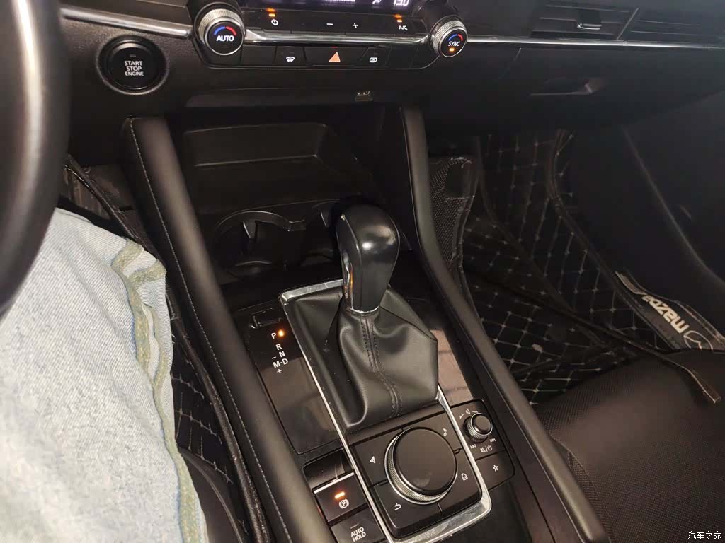 Mazda Mazda3, 2020 14
