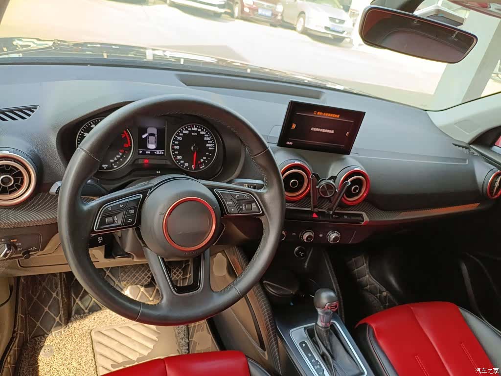 Audi Q2L, 2020 10
