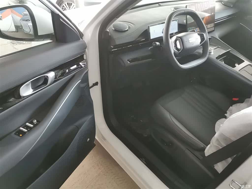 Geely Galaxy E5, 2026 15