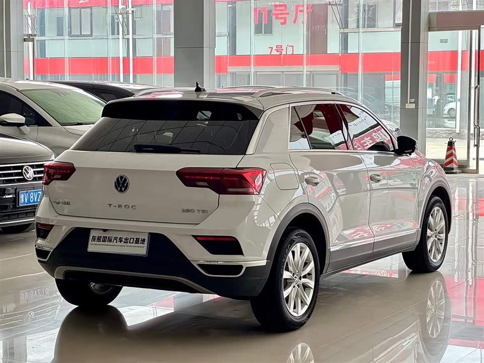 Volkswagen T-ROC exploring Songs