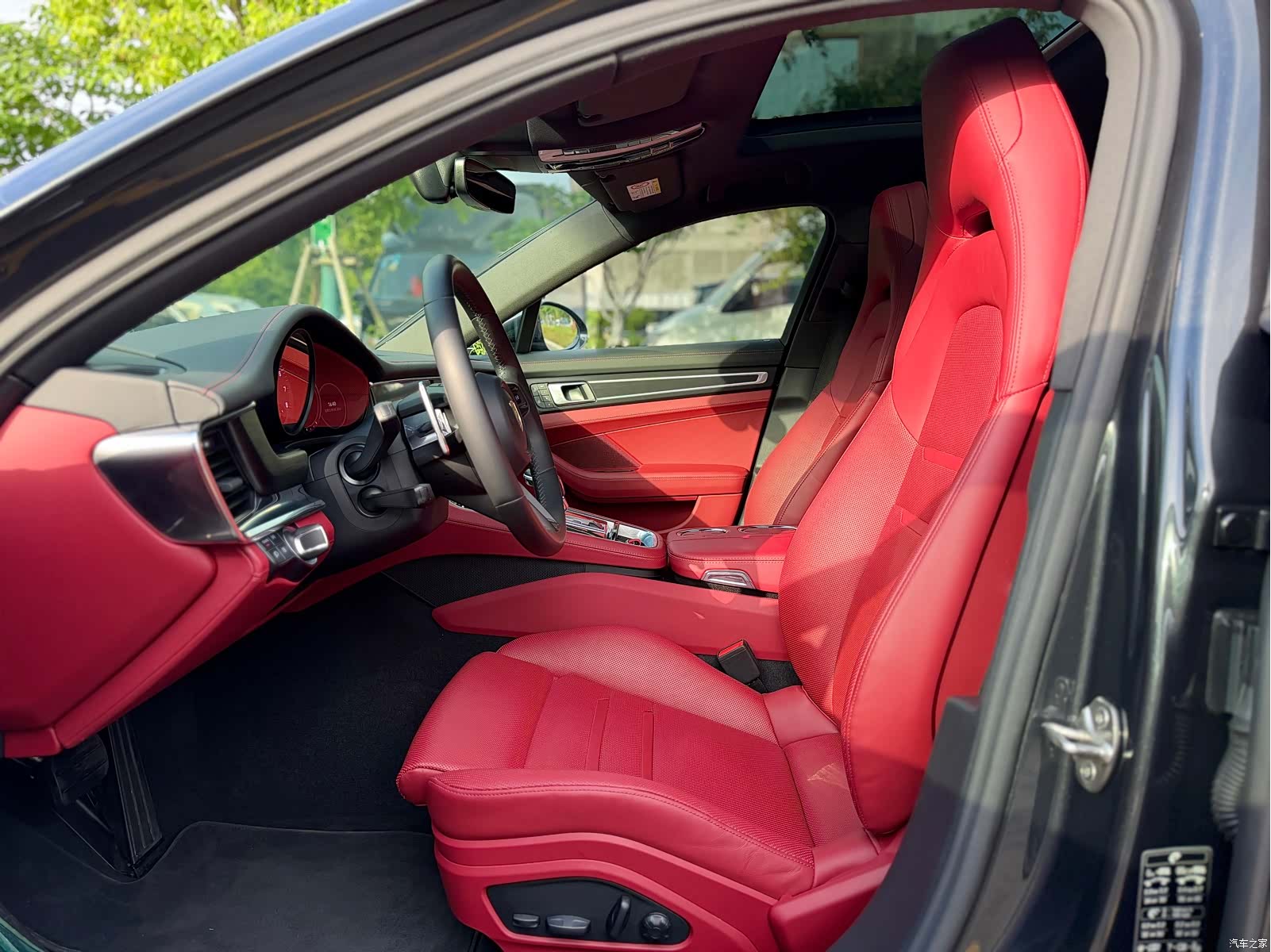 Porsche Panamera, 2023 9