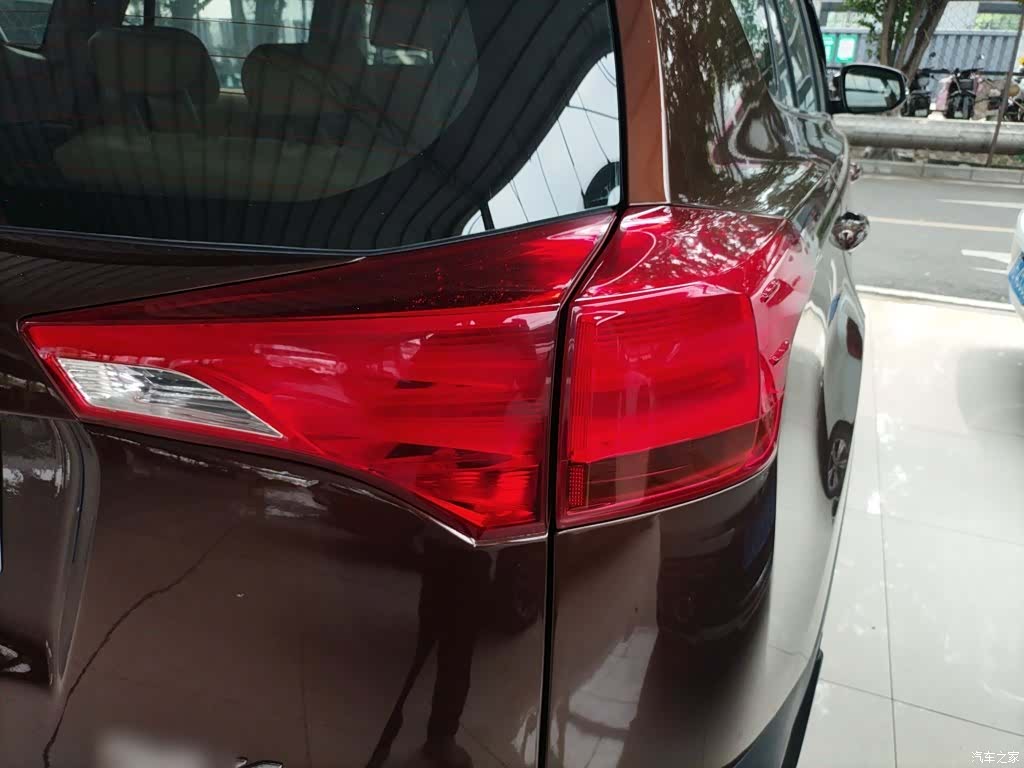 Toyota RAV4, 2014 24