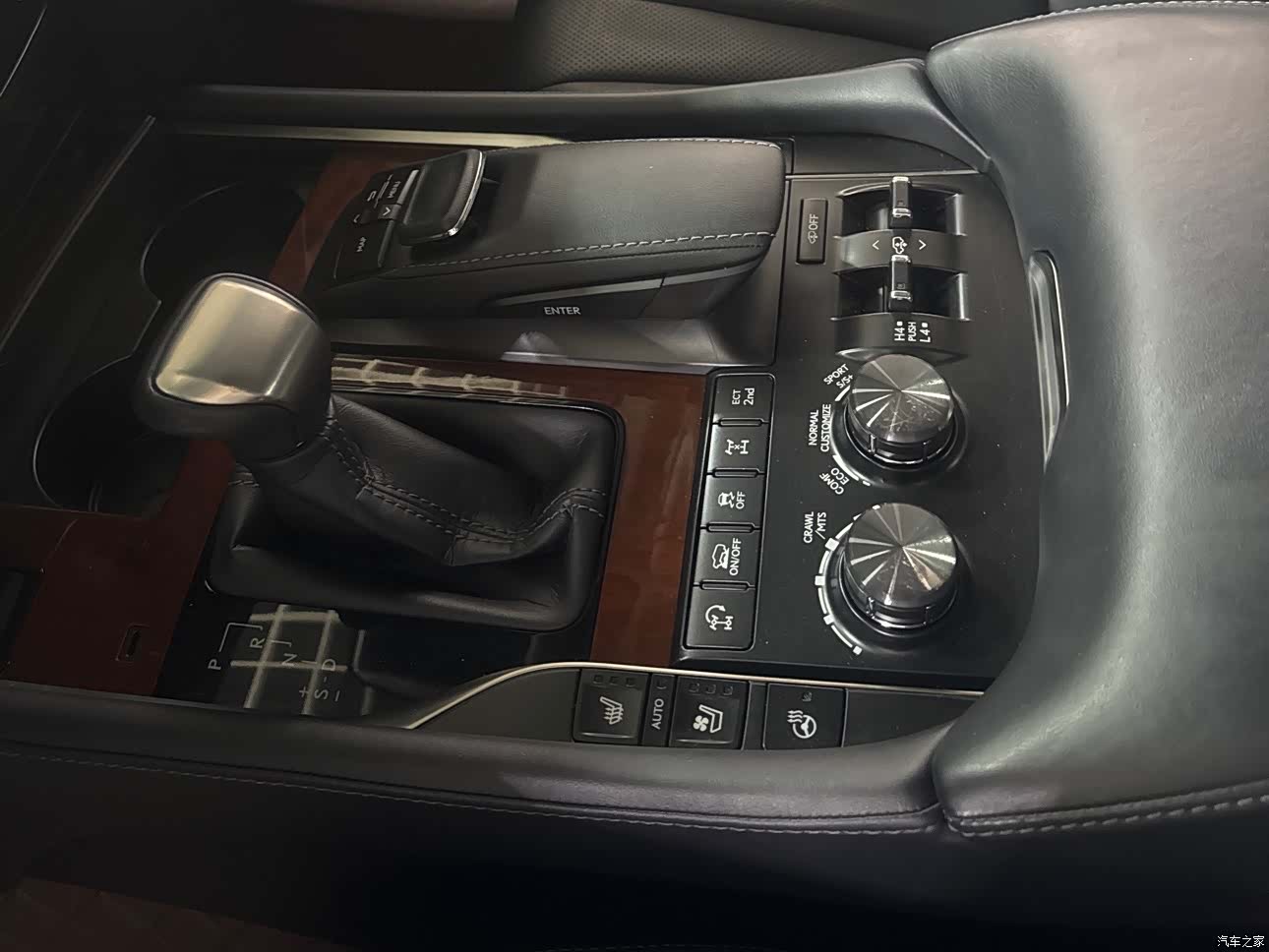 Lexus LX, 2017 12