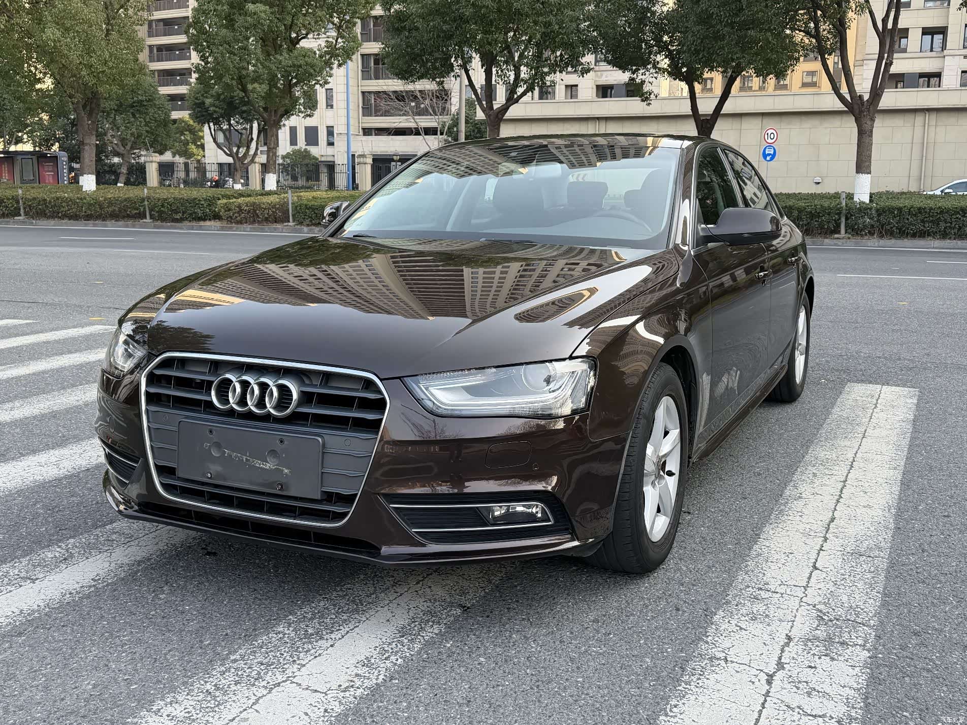 Audi A4L, 2014 1