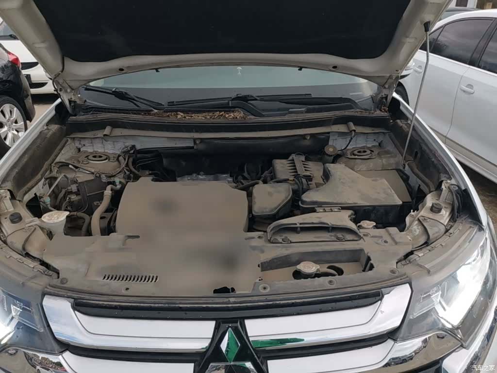 Mitsubishi Outlander, 2017 16