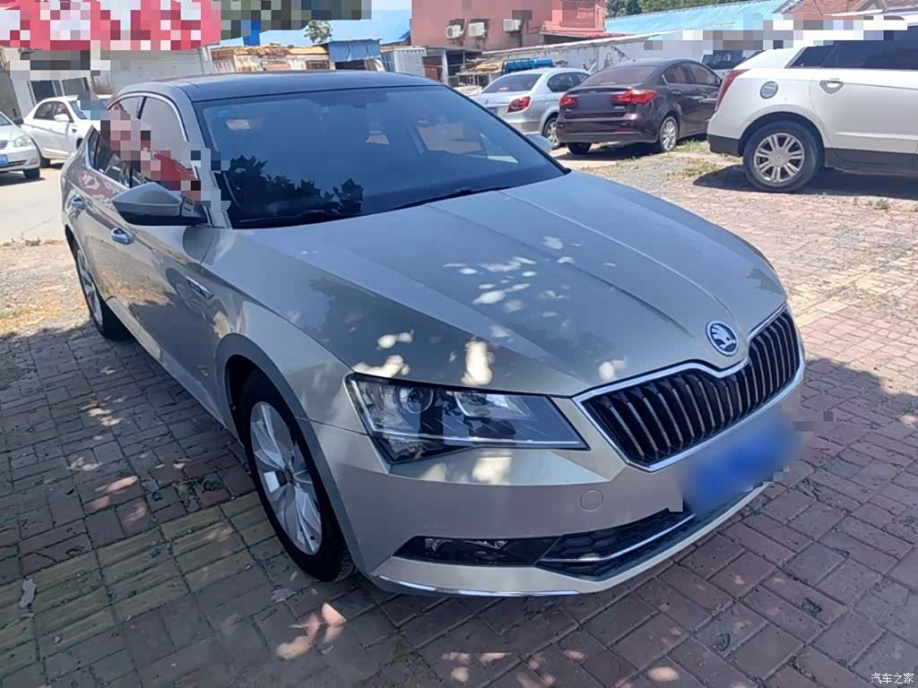 Skoda Superb, 2018 4