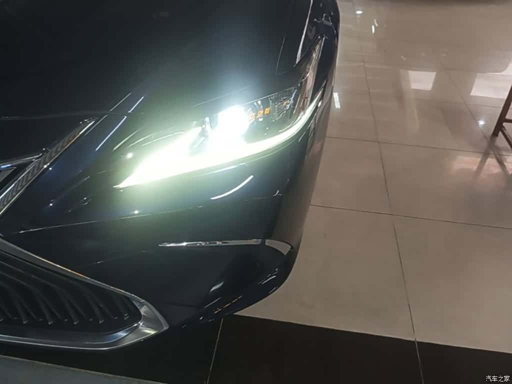 Lexus ES, 2020 24