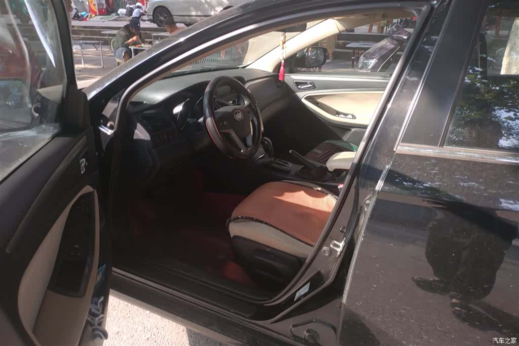 Bestune B70, 2014 9