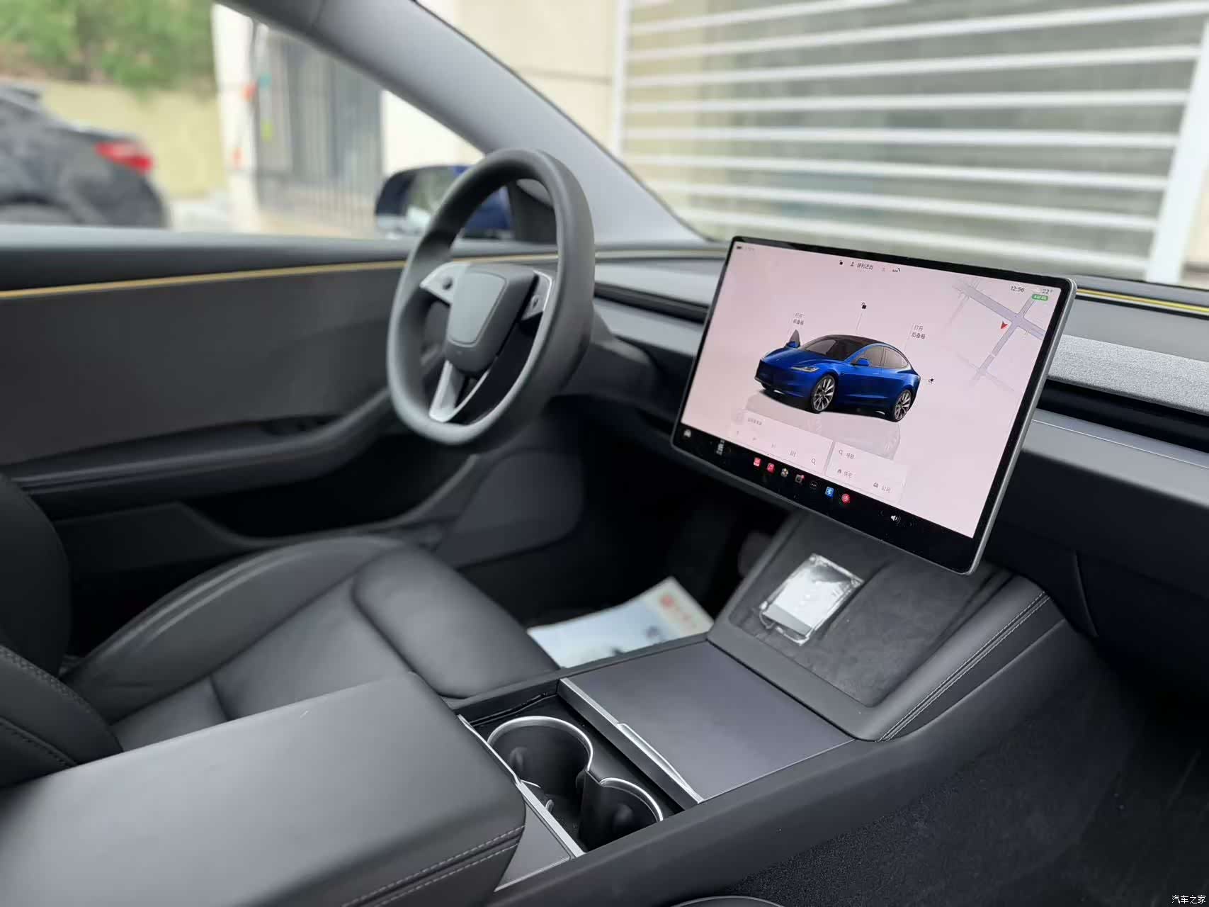 Tesla Model 3, 2025 10