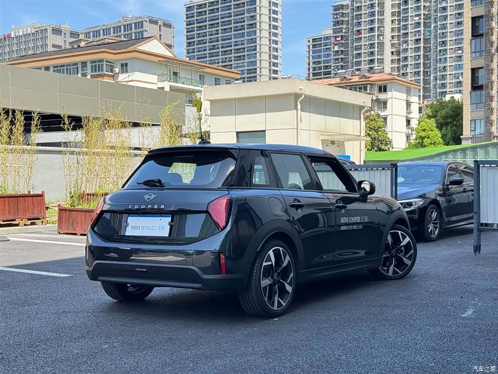 Mini Cooper, 2024 все фото