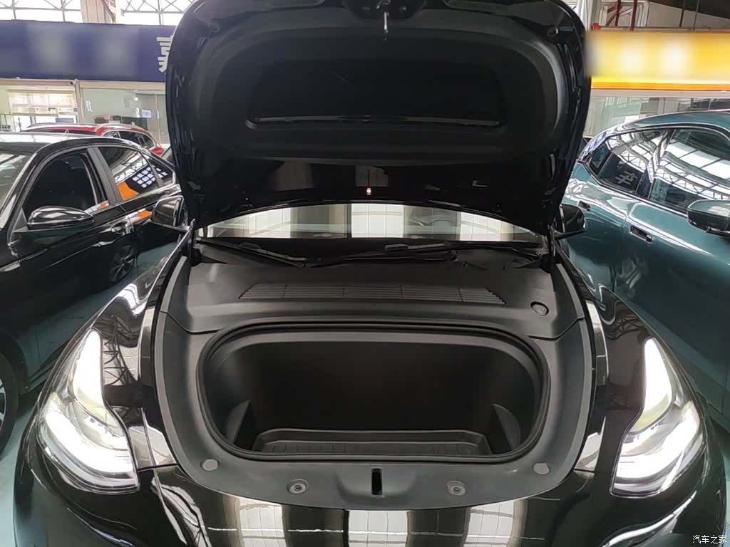 Tesla Model Y, 2023 20