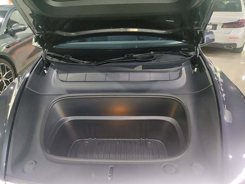 Tesla Model Y, 2025 20
