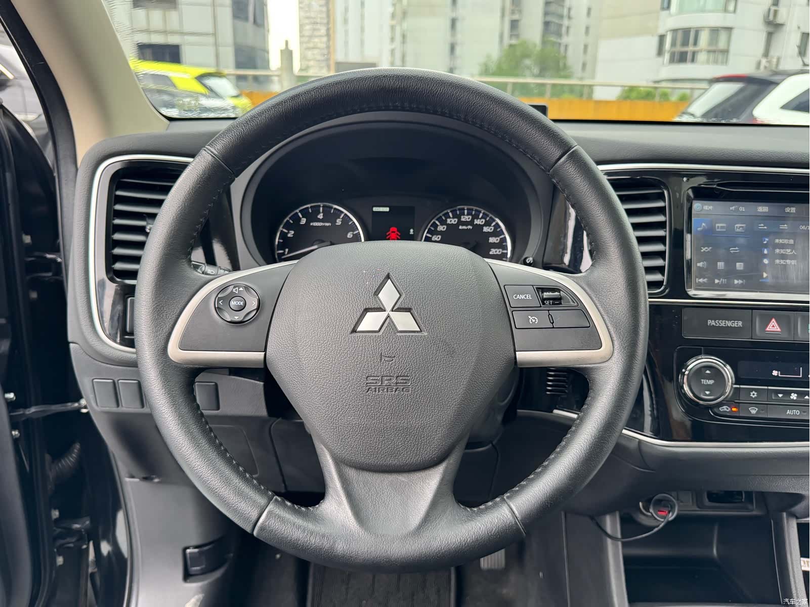 Mitsubishi Outlander, 2014 9