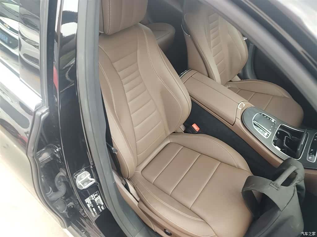 Mercedes-Benz E-Class, 2022 24