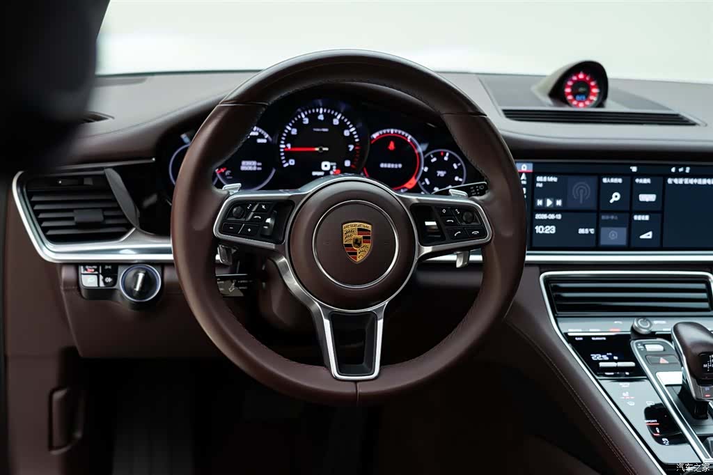 Porsche Panamera, 2018 10