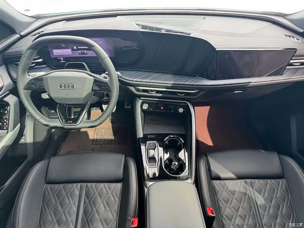 Audi Q5L, 2026 15