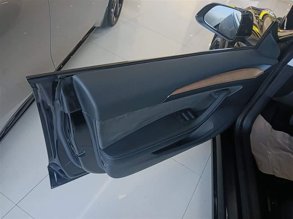 Tesla Model 3 Tesla Model 3
