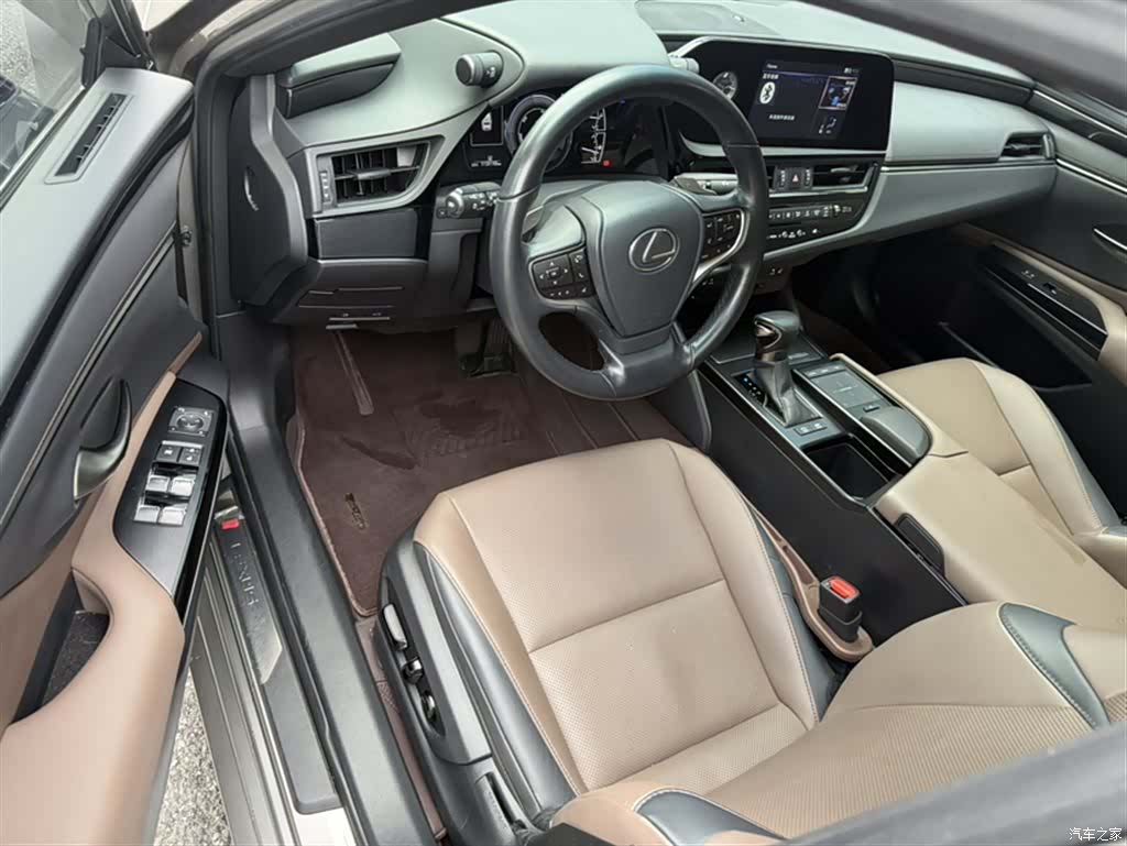 Lexus ES, 2022 14