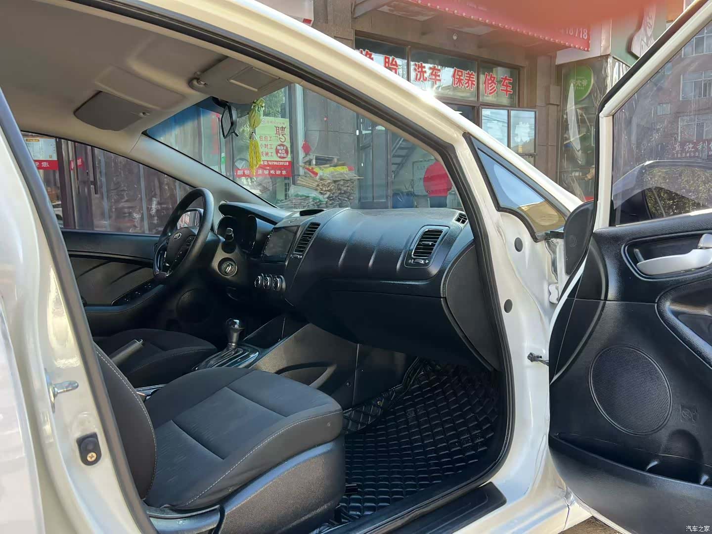 Kia K3, 2014 9