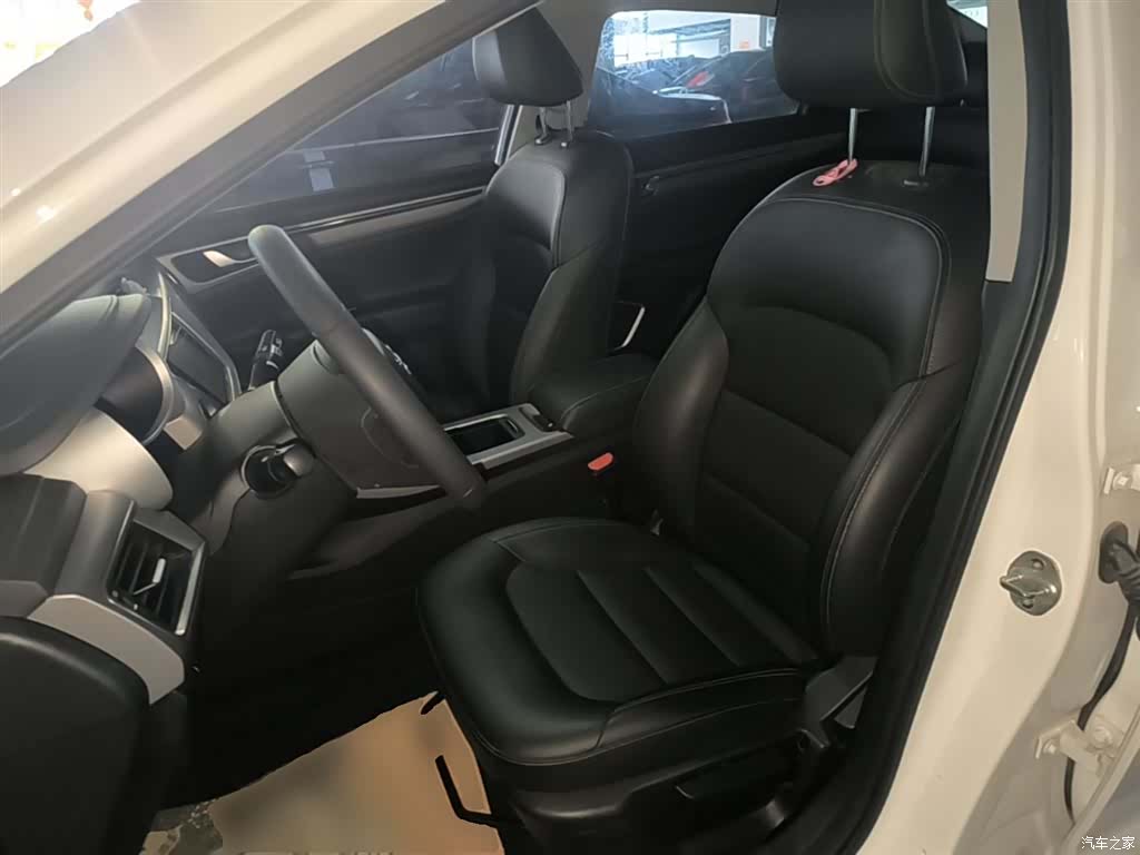 Geely Emgrand, 2020 15