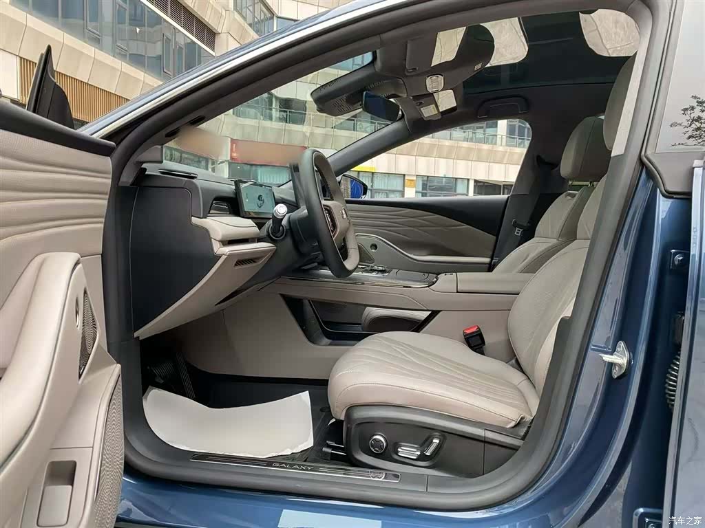 Geely 8, 2025 15