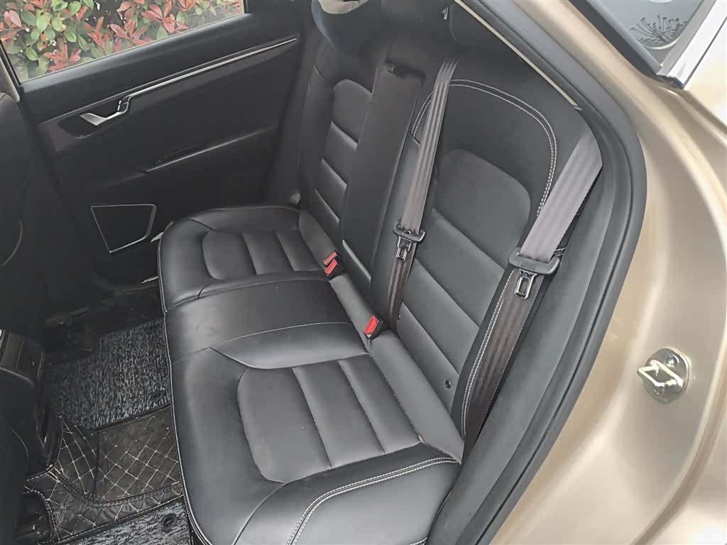 Geely Emgrand, 2017 15