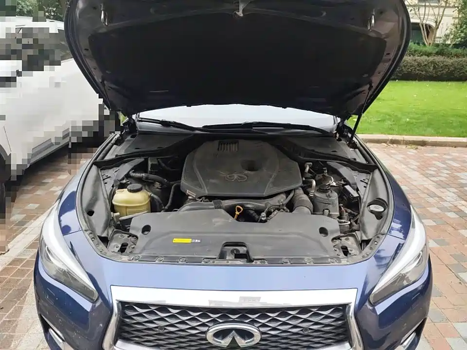 Infiniti Q50L