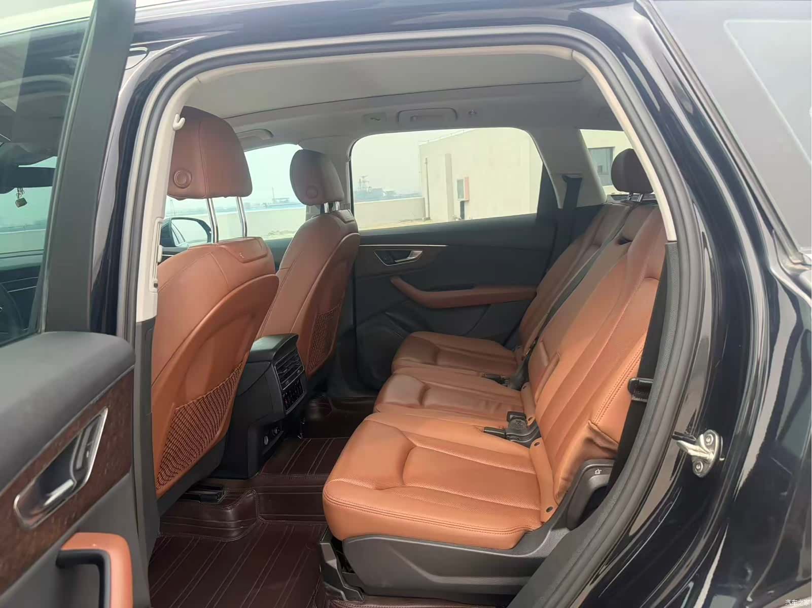 Audi Q7, 2021 все фото