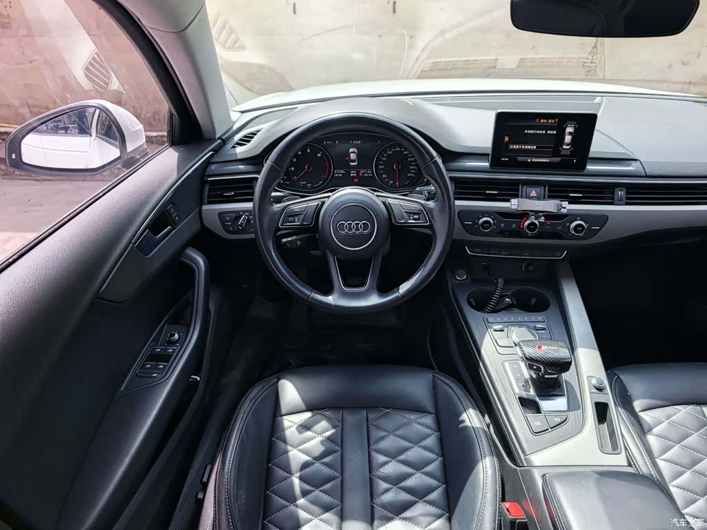 Audi A4L, 2019 3