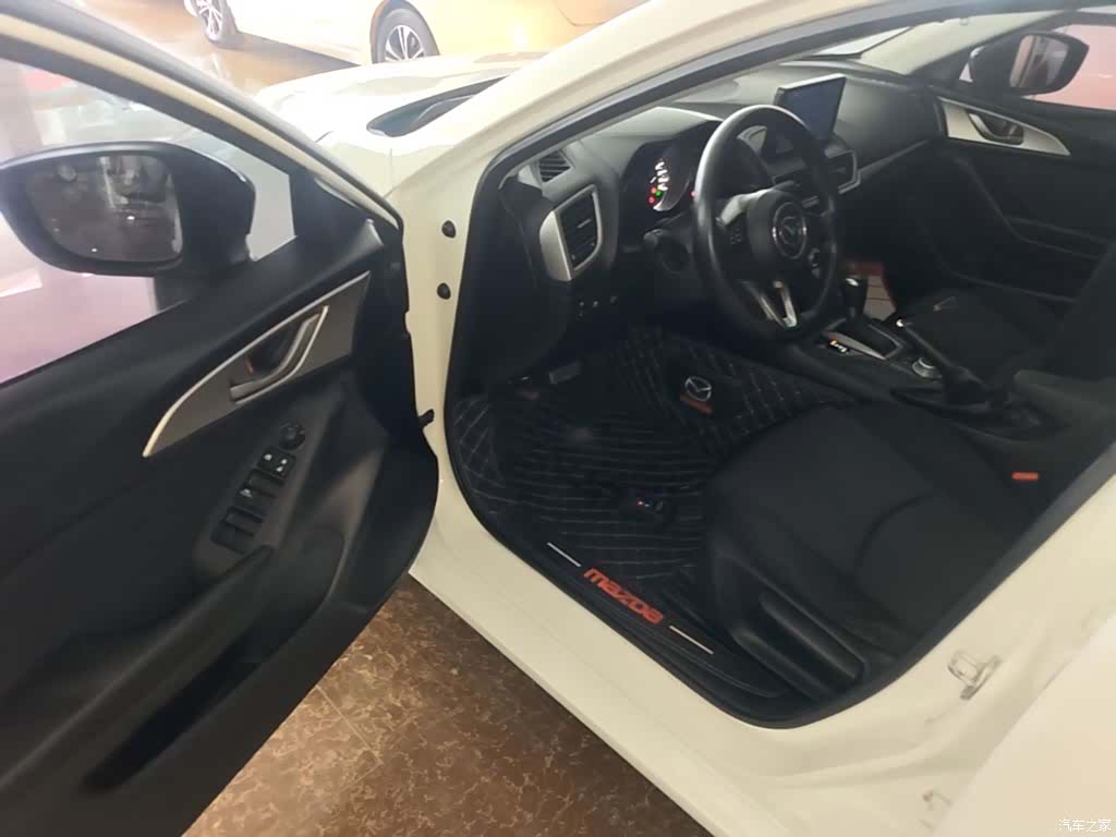 Mazda Mazda3, 2018 16