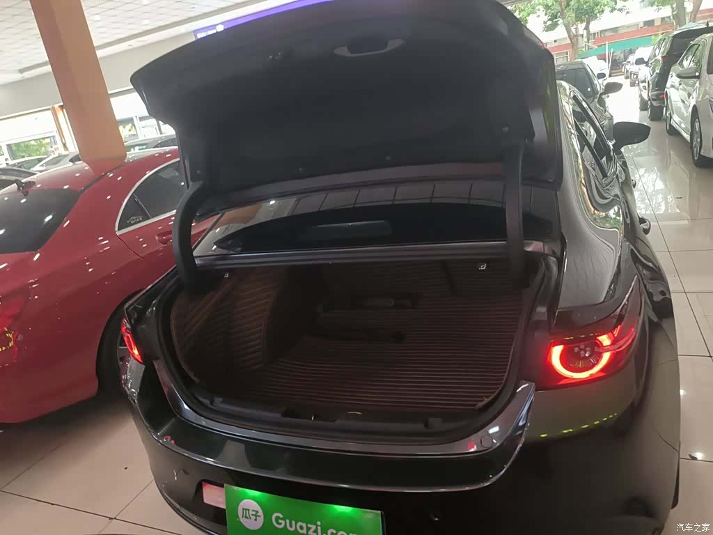 Mazda Mazda3, 2023 19