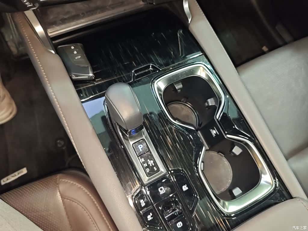 Lexus RX, 2024 10