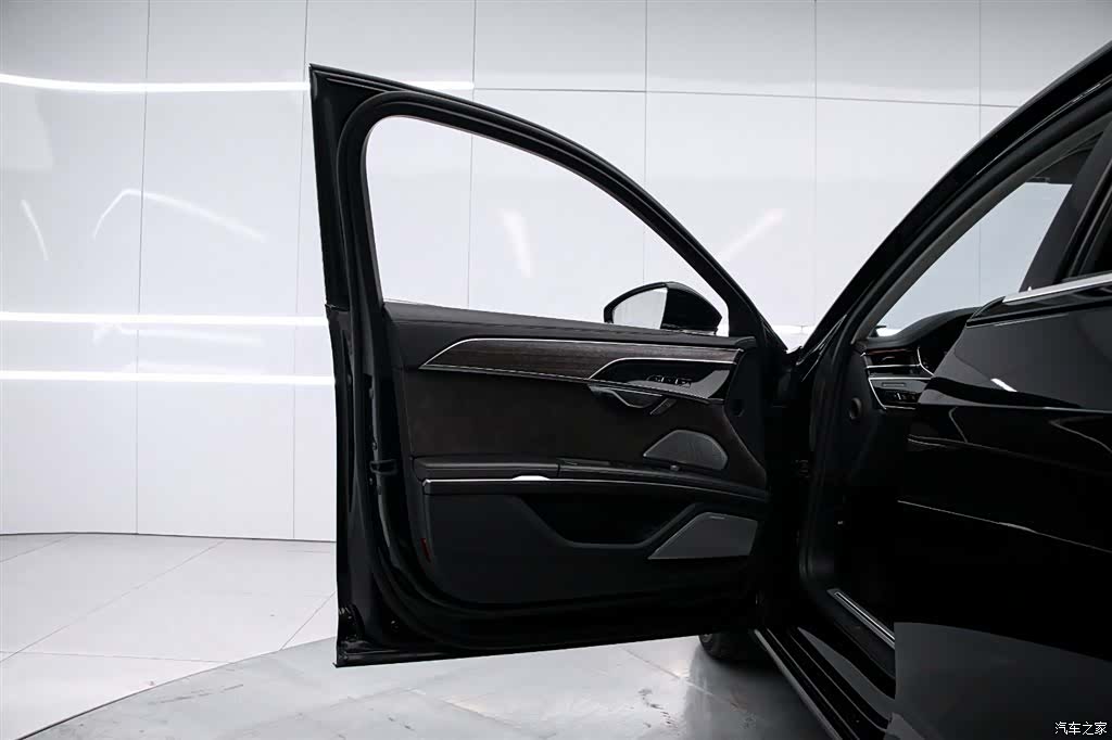 Audi A8L, 2021 11