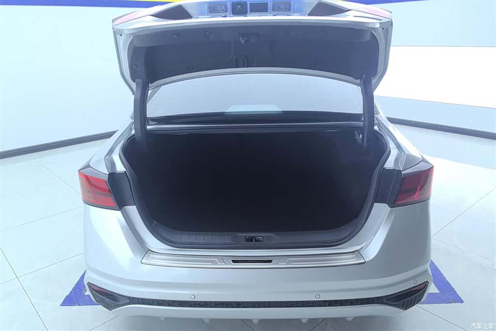 Nissan Teana, 2023 4