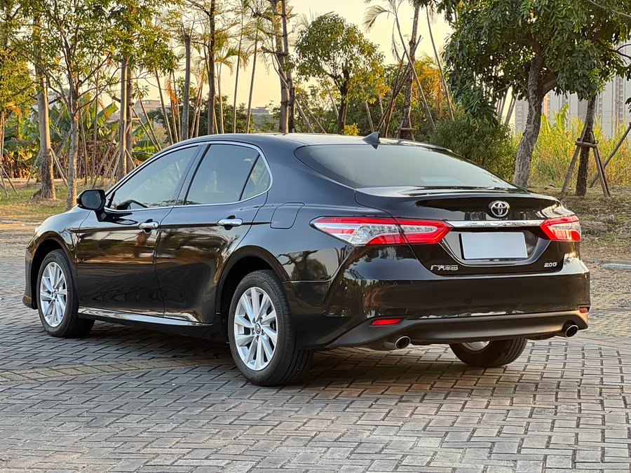 Toyota Camry 2023, фото 8