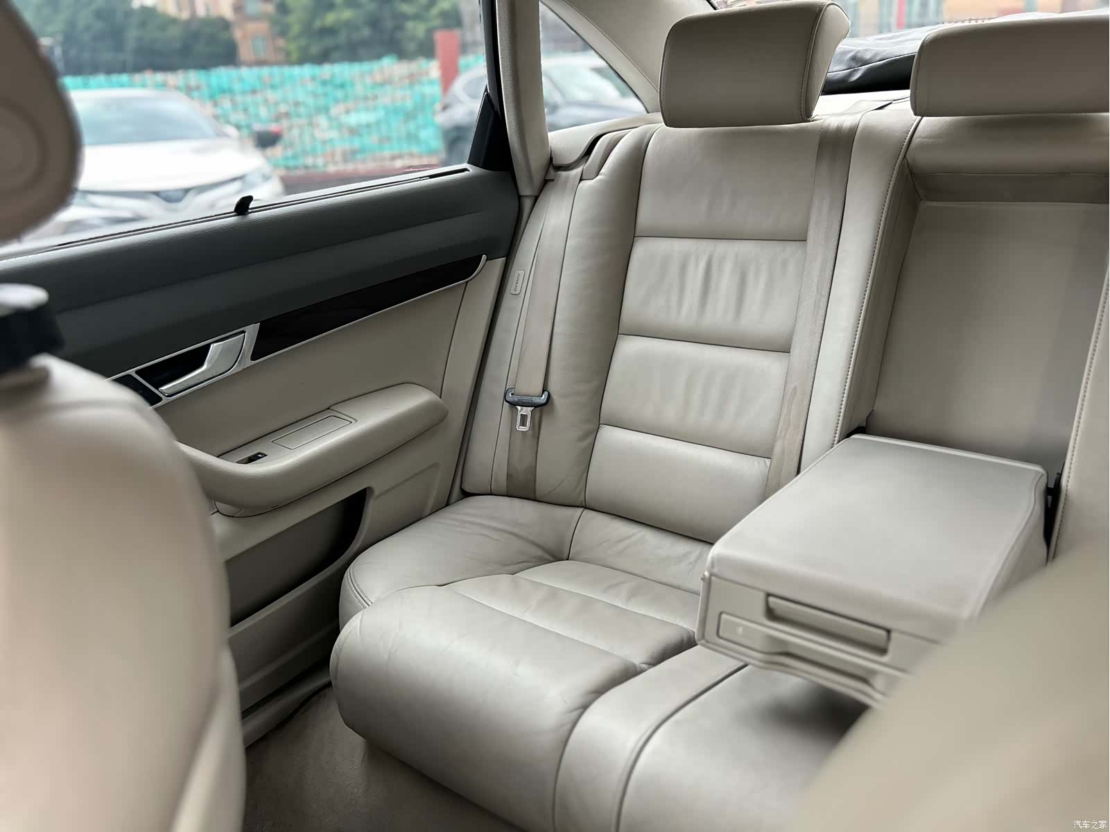 Audi A6L, 2010 40