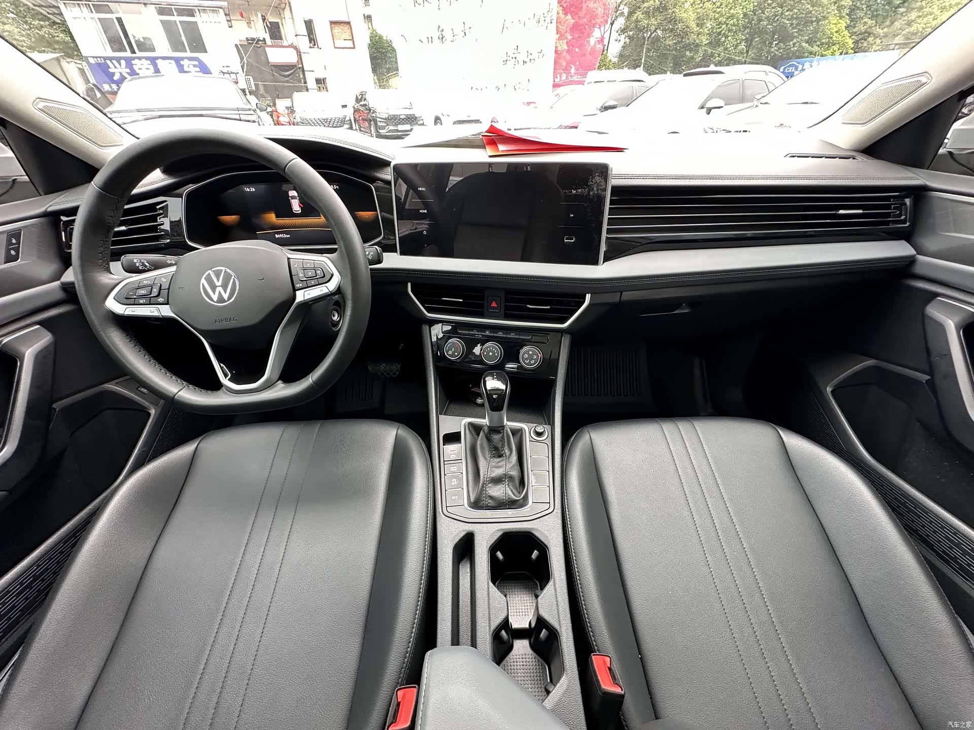 Volkswagen Sagitar, 2024 14