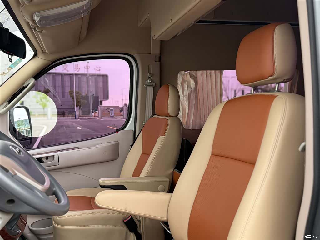 Maxus V80, 2015 13