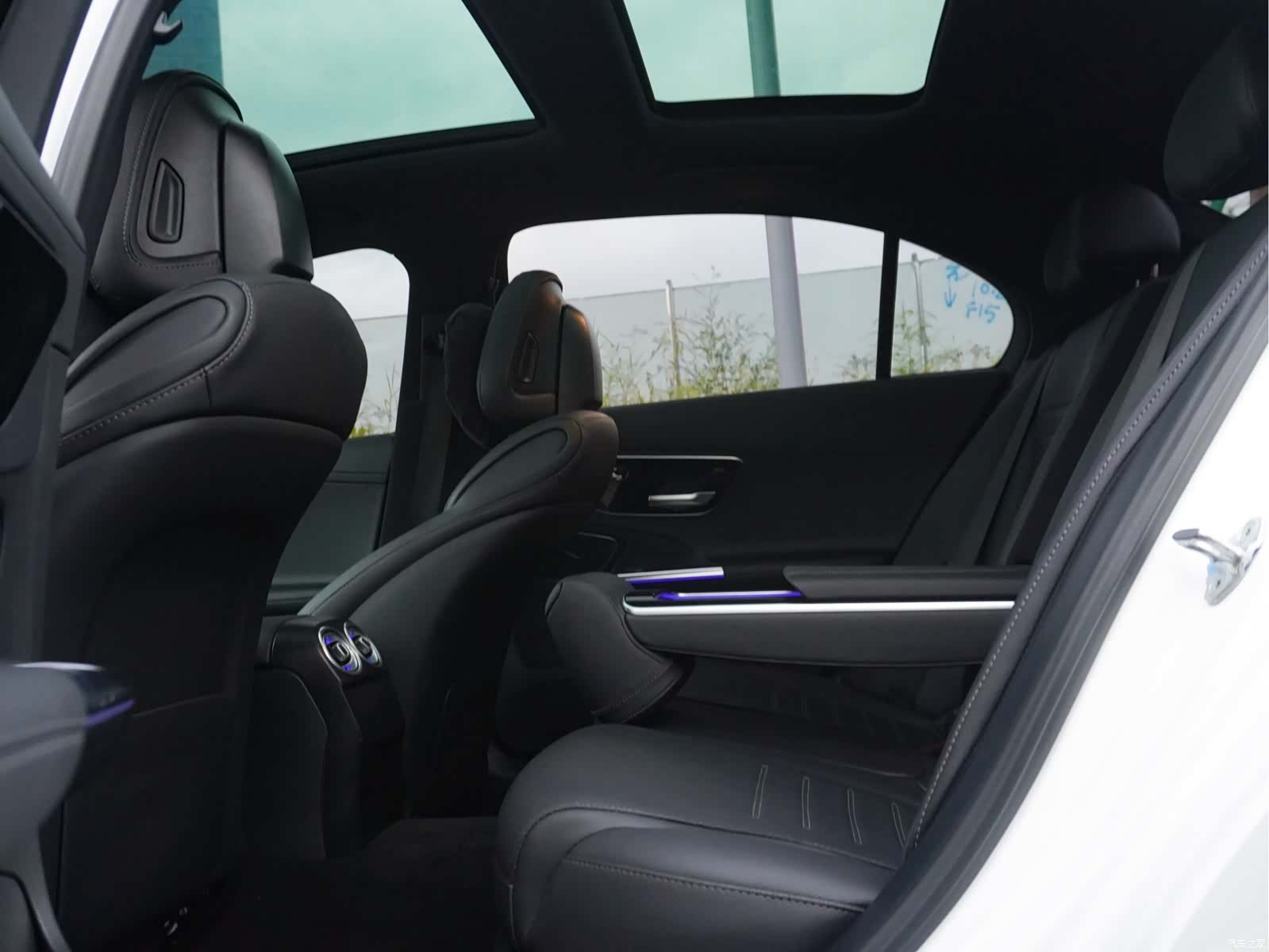 Mercedes-Benz C-Class, 2023 26
