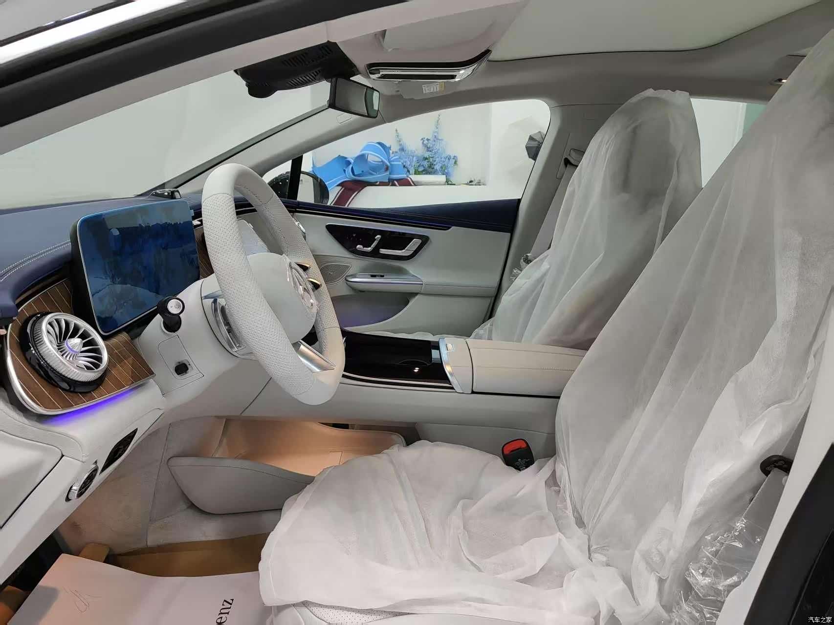 Mercedes-Benz EQE, 2025 9