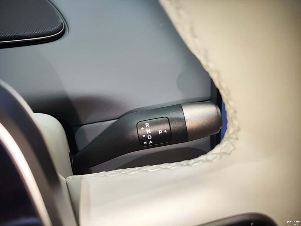 Li Auto i8, 2025 10