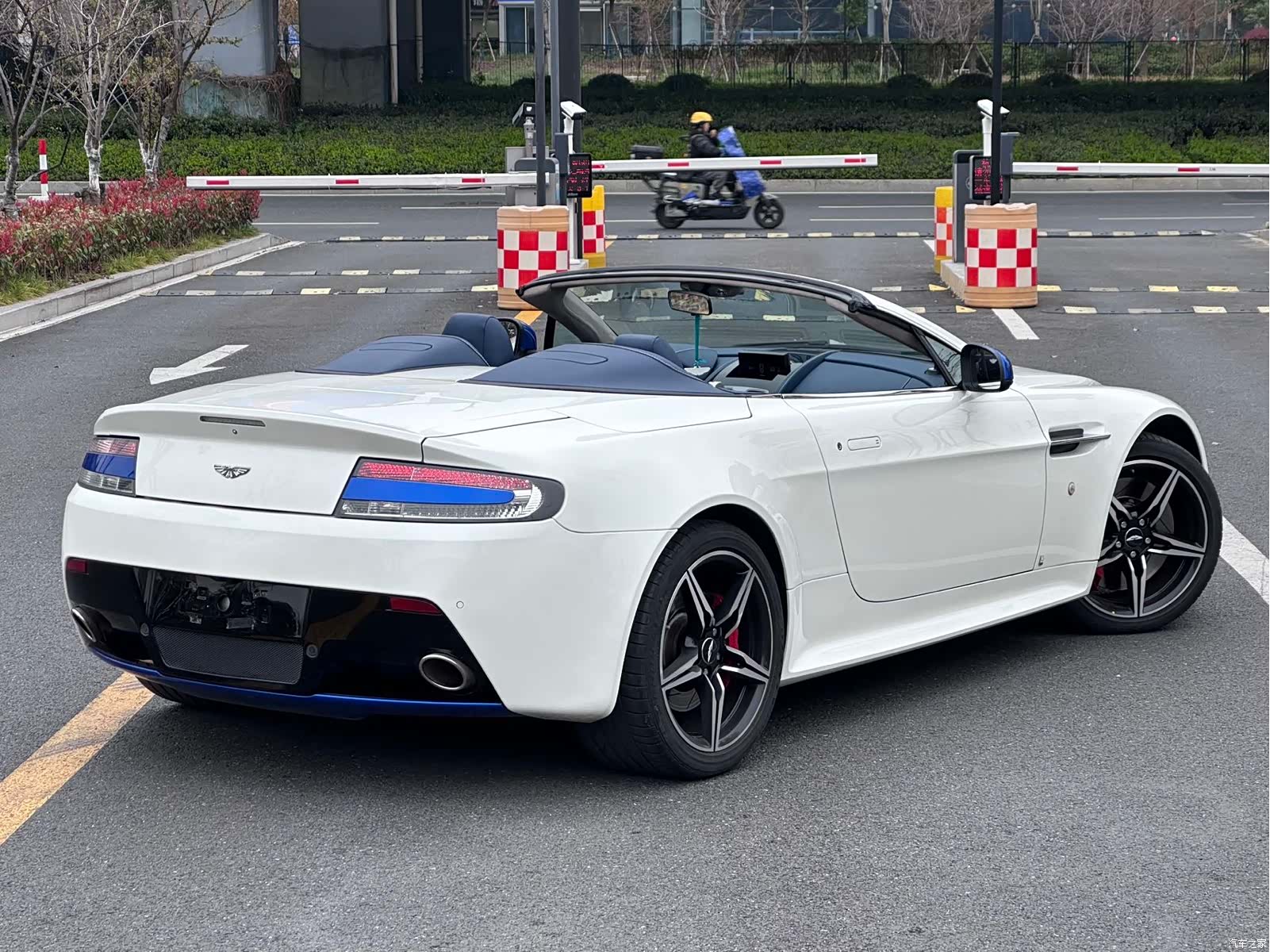 Aston Martin Vantage, 2018 14