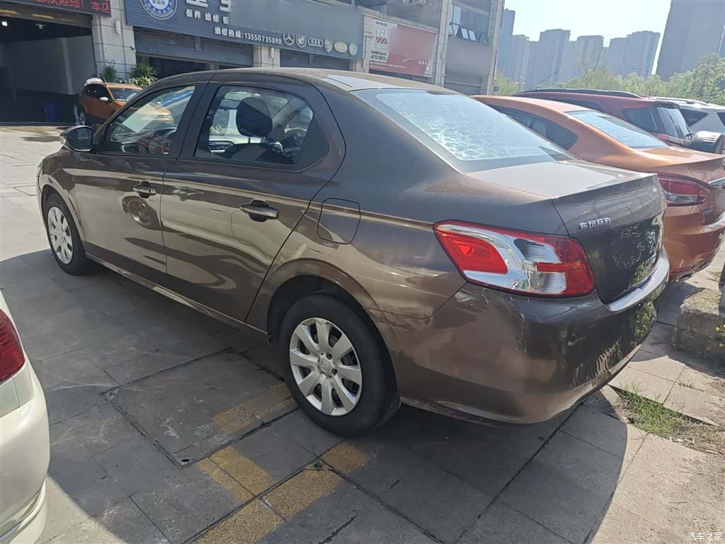 Peugeot 301, 2017 все фото